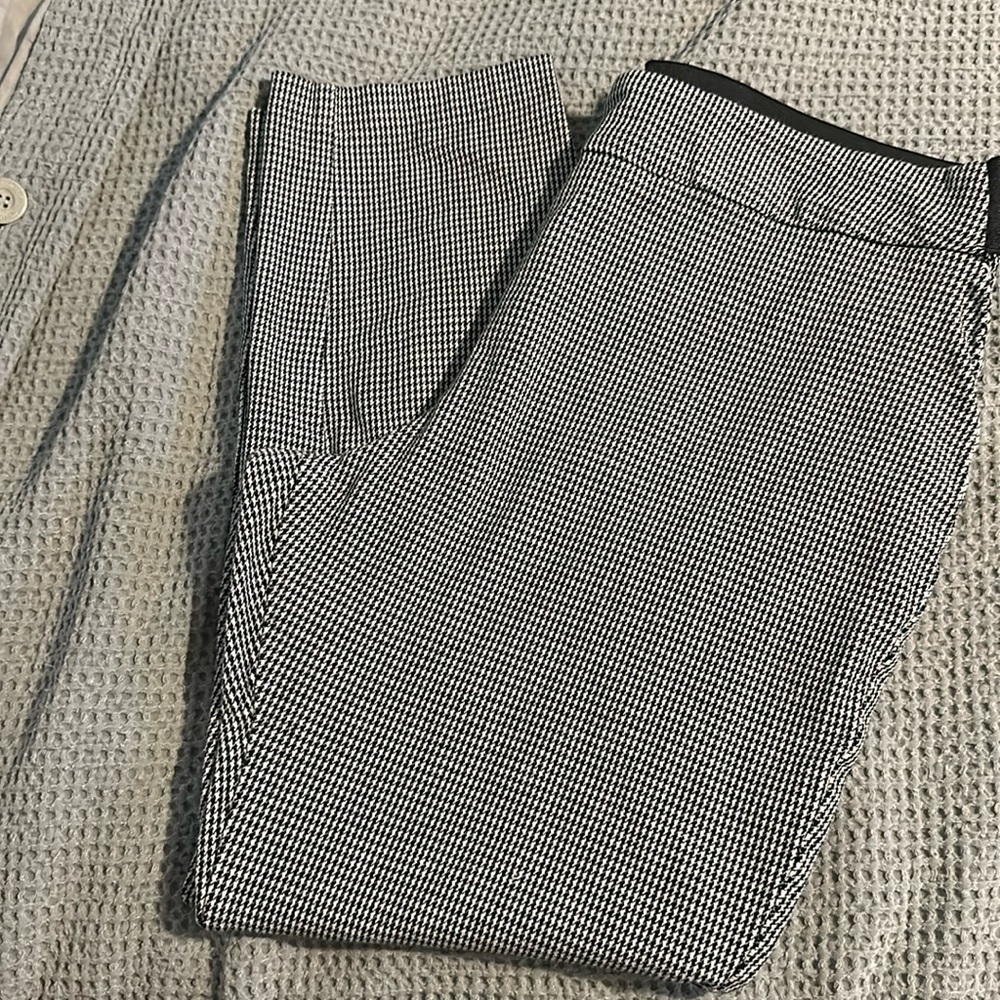 Black and white ankle dress pants